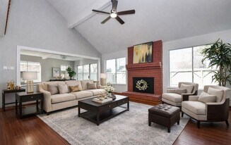 11414 Chariot Dr in Stafford, TX - Building Photo