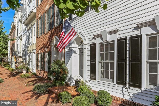 property at 27 Alexander St