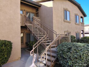 8985 S Durango Dr, Unit 2038 in Las Vegas, NV - Foto de edificio - Building Photo