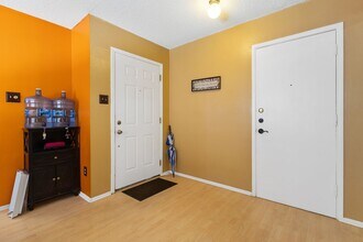 5215 Vinecrest Cir in San Antonio, TX - Building Photo - Building Photo