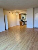Noho Huston in North Hollywood, CA - Building Photo