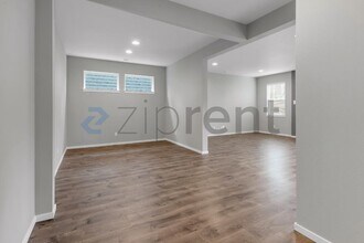 15723 SW Thrush Ln in Beaverton, OR - Foto de edificio - Building Photo