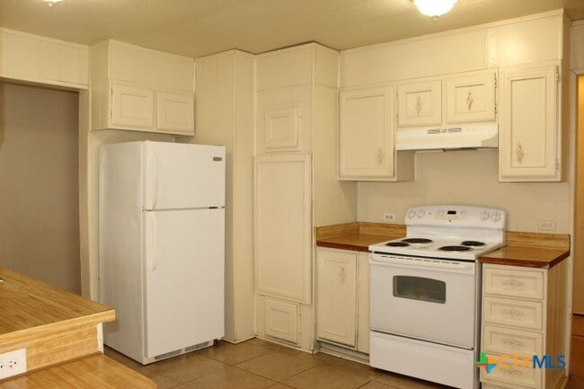 property at 1301 Anna Lee Dr