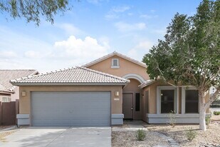 7637 S 27th Way in Phoenix, AZ - Building Photo