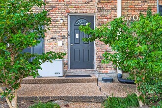 7703 Moonmist Dr in Houston, TX - Building Photo - Building Photo