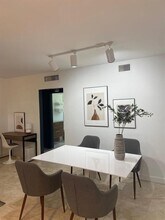 2404 NE 33rd Ave in Fort Lauderdale, FL - Building Photo - Building Photo