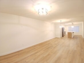 5096 River’s Edge Wy NW in Edmonton, AB - Building Photo - Building Photo