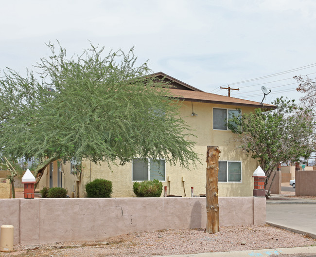 9952-9856 E Birchwood in Mesa, AZ - Building Photo - Building Photo