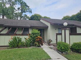 263 Deerfield Ct in Royal Palm Beach, FL - Building Photo