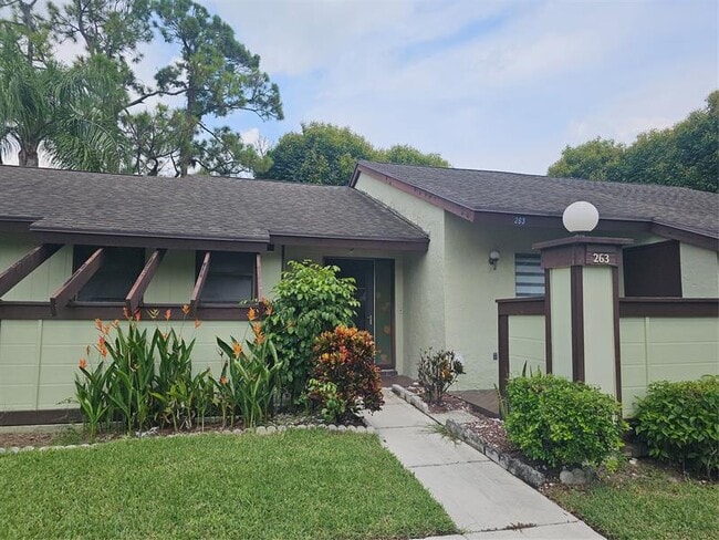property at 263 Deerfield Ct