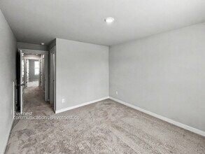 710 Mickelson Way in Lebanon, TN - Foto de edificio - Building Photo