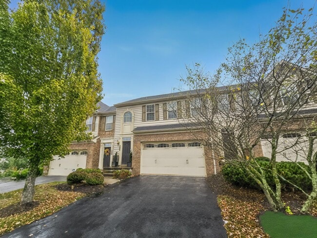 property at 813 Fairgate Dr
