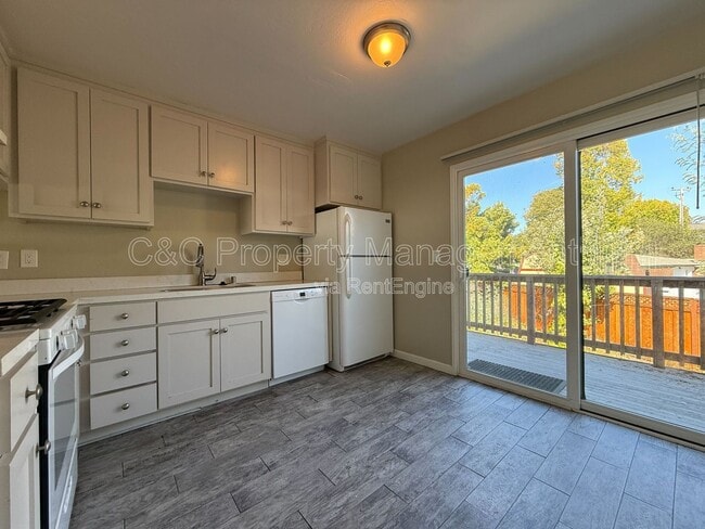 property at 2895 Capitola Rd