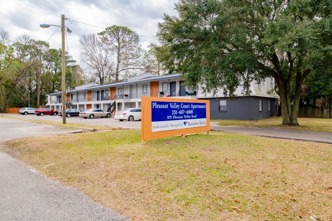 3171 Pleasant Valley Rd in Mobile, AL - Building Photo