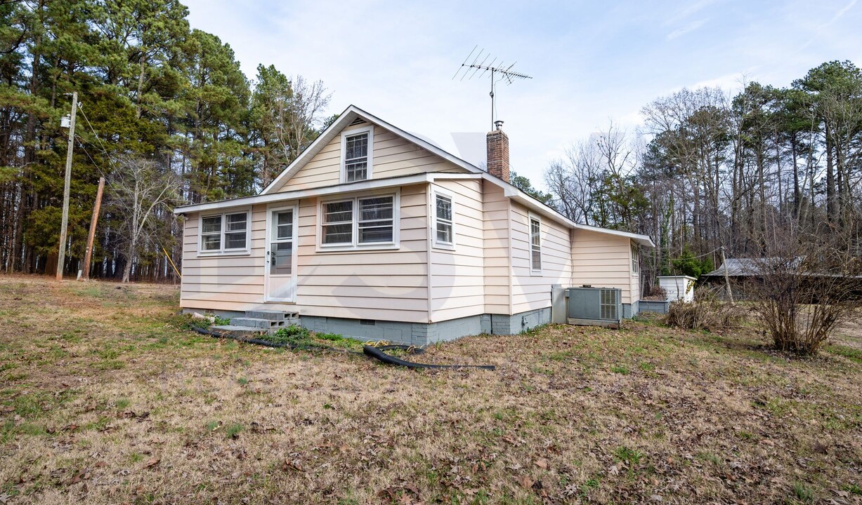 404 Scarlett Mountain Rd in Hillsborough, NC - Building Photo