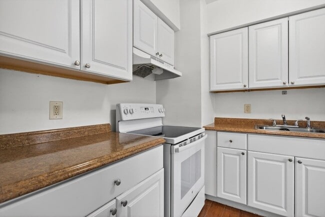 2115 NE 42nd Ct, Unit 103N in Lighthouse Point, FL - Building Photo - Building Photo