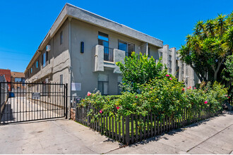 1215 N McCadden Pl in Los Angeles, CA - Building Photo - Building Photo