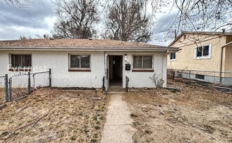 906 1/2 Carlisle Street in Colorado Springs, CO - Building Photo