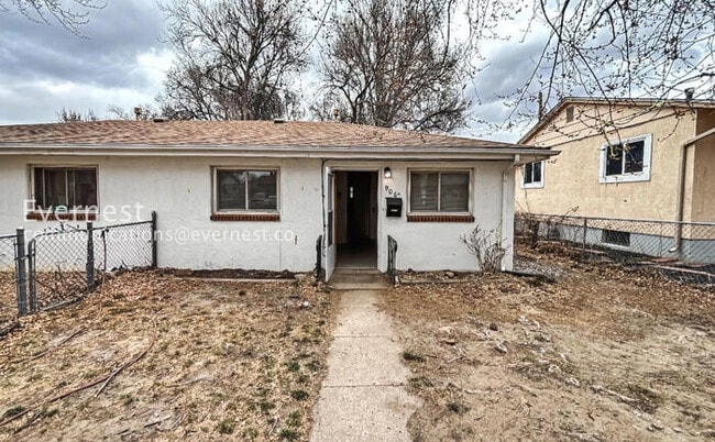 property at 906 Carlisle St