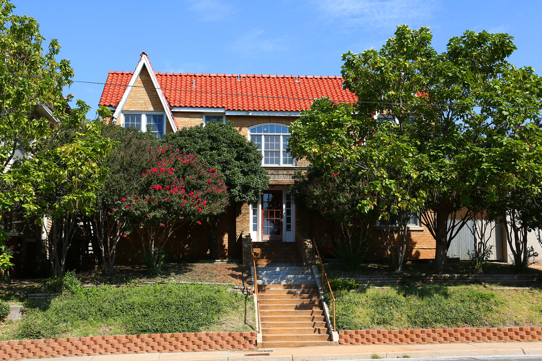 Altamere Apartments in Oklahoma City, OK - Building Photo