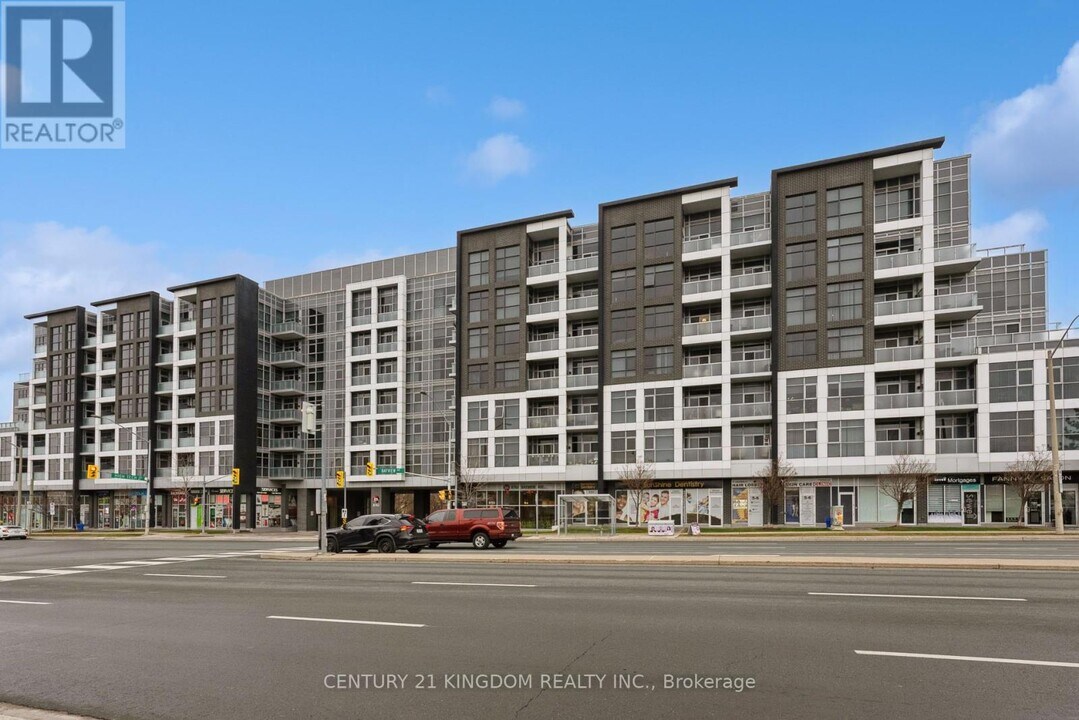 8763-8763 Bayview Ave in Richmond Hill, ON - Building Photo