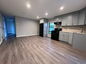 49 Hill St in Waterbury, CT - Building Photo - Building Photo