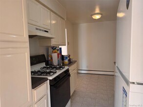 12 Charles Ln in Pomona, NY - Building Photo - Building Photo