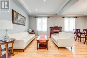 2481 Taylorwood Dr in Oakville, ON - Building Photo - Building Photo