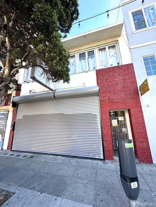 property at 4733 Mission St