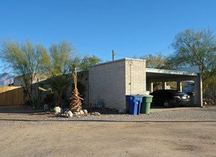 5823-5827 E 29th St in Tucson, AZ - Building Photo - Building Photo