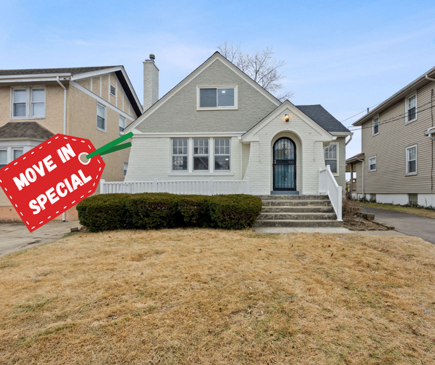 3610 Tamarack Ave in Cincinnati, OH - Building Photo