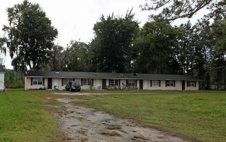 18057 US Highway 301 N in Starke, FL - Building Photo