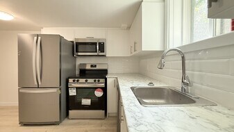 103 King Edward Ave in London, ON - Building Photo