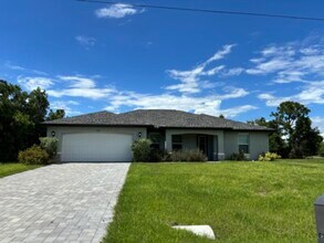 3709 NW 46th St in Cape Coral, FL - Building Photo - Building Photo