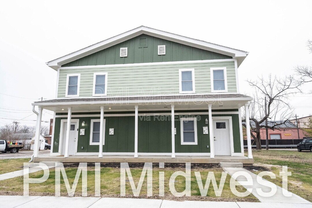 20 Schiller St in Indianapolis, IN - Building Photo