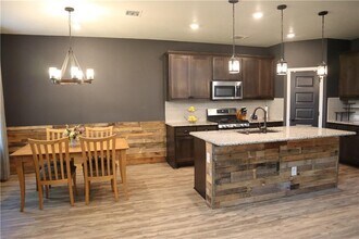 122 Sangaree Dr in Mustang Ridge, TX - Building Photo - Building Photo