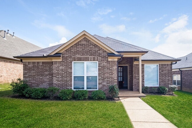 property at 3080 Magnolia Dr