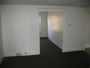 329 1/2 E. 26th St.,, Unit 329 12 E. 26th in Erie, PA - Building Photo - Building Photo