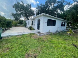 6300 NE Miami Pl, Unit 1