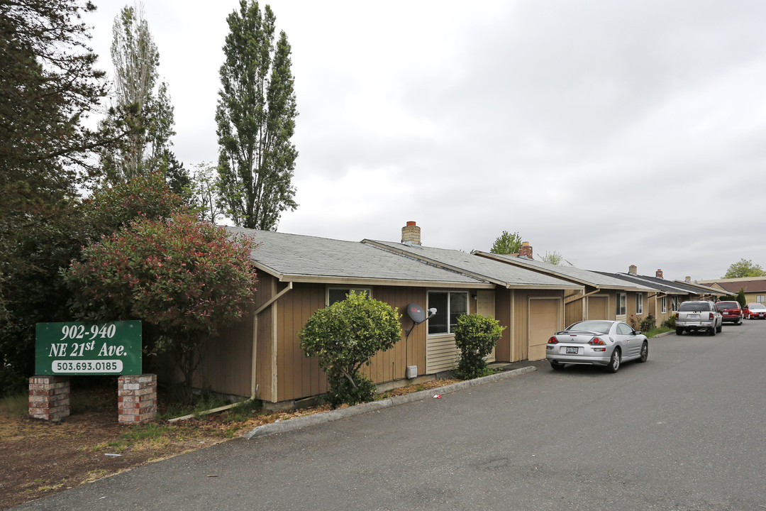 21st Court Homes in Hillsboro, OR - Building Photo