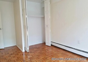 185 Freeman St, Unit 532 in Brookline, MA - Foto de edificio - Building Photo