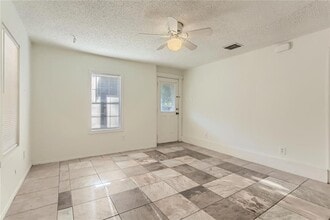 1148 1/2 Gunter St in Austin, TX - Building Photo - Building Photo