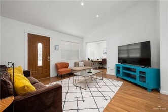 11 Barnes St in Mission, TX - Building Photo - Building Photo