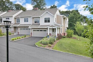 314 Boulder Ridge Rd in South Salem, NY - Building Photo