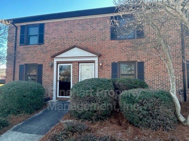 285 S Herlong Ave