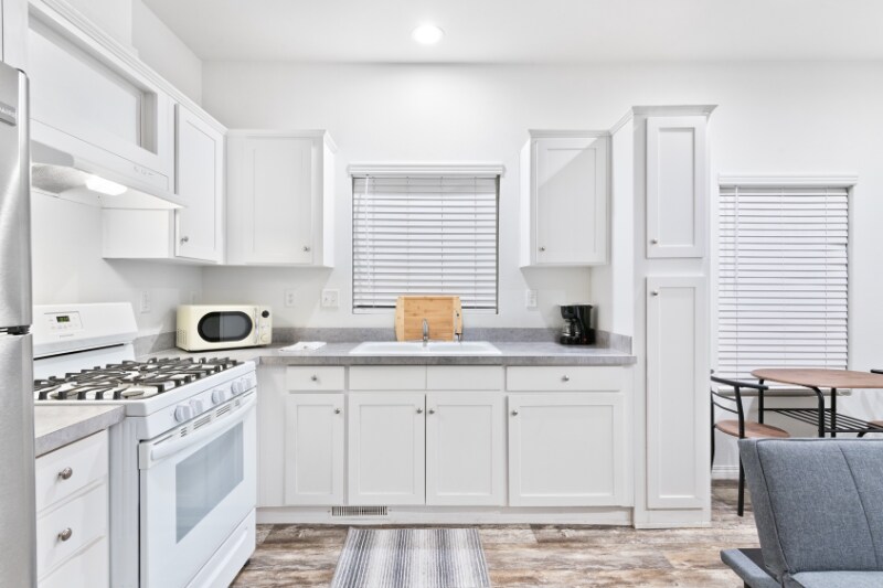 35312 Santa Fe St in Daggett, CA - Building Photo