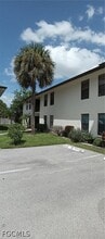 2135 Crystal Dr in Ft. Myers, FL - Building Photo - Building Photo