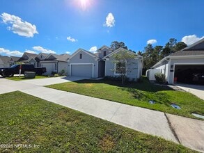 3233 Crocus Ln in Green Cove Springs, FL - Building Photo - Building Photo