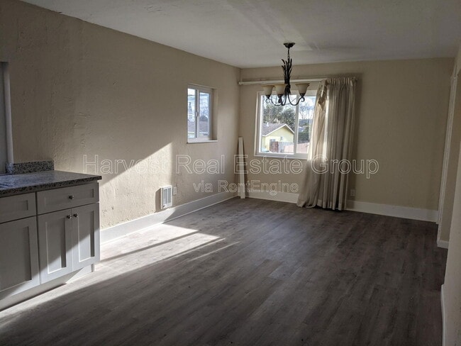 9112 D St in Oakland, CA - Building Photo - Building Photo