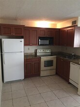 11500 NW 43rd St in Coral Springs, FL - Building Photo - Building Photo